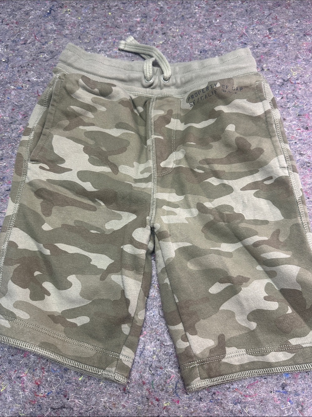 Gap kids green camp pull on flence shorts featuring elastic drawstring waist ban